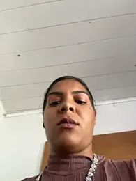 Indiazinhax webcam model stream image