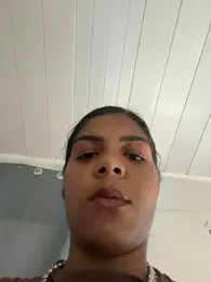 Indiazinhax webcam model stream image