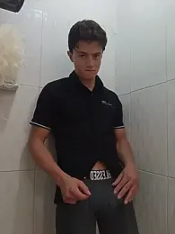 Davitfitnosuke webcam model stream image